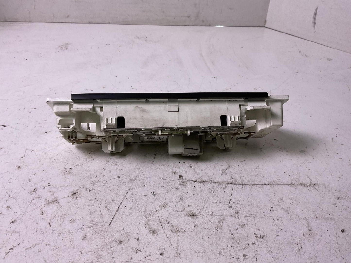 Front Console NISSAN VERSA 212