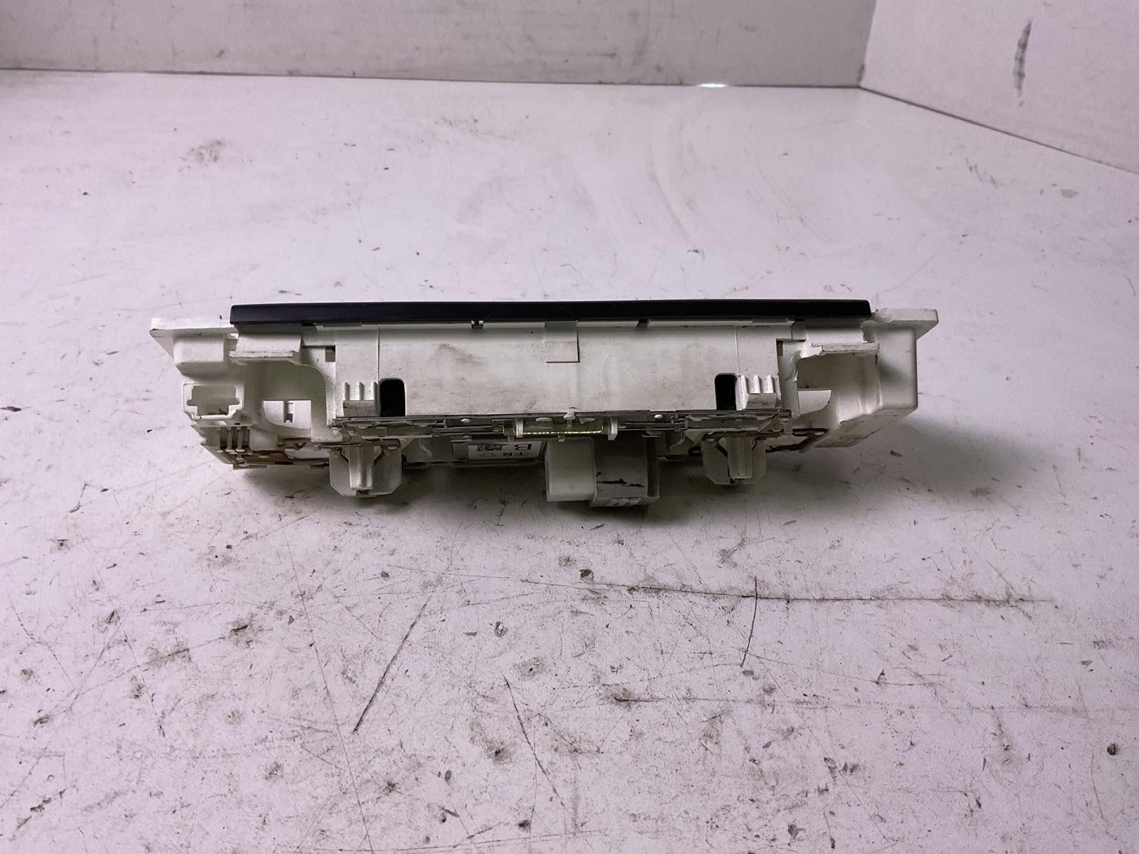 Front Console NISSAN VERSA 212