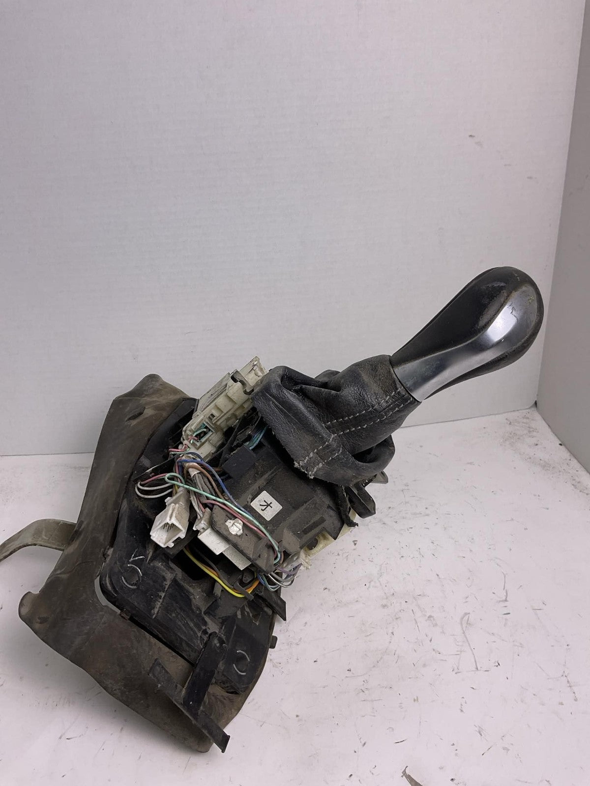 Floor Shifter INFINITI Q50 161