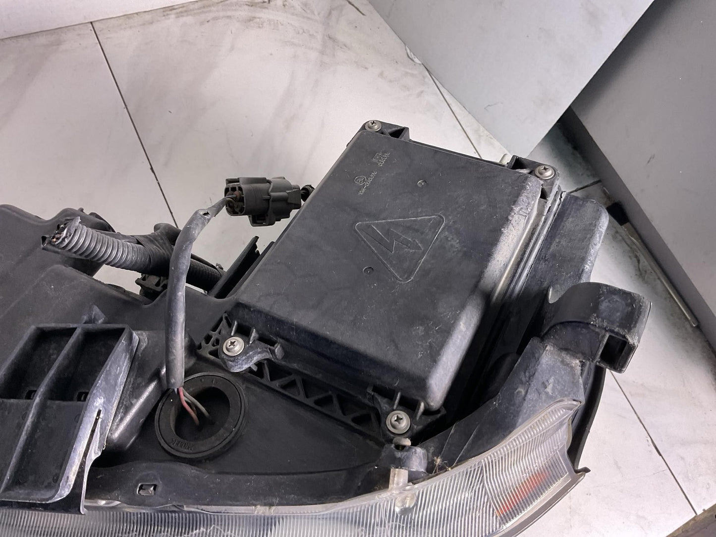 Headlamp Assembly LEXUS RX330 Right 04 05 067