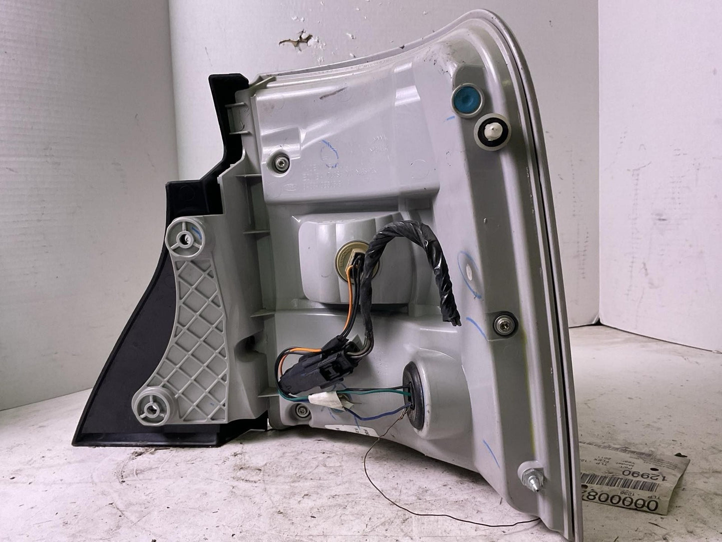 Tail Light Assembly FORD FLEX Left 09 10 112