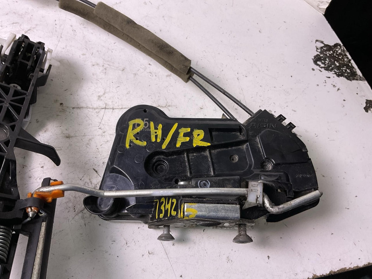 Front Door Latch TOYOTA CAMRY Right 18 19 20 21 22 23 246