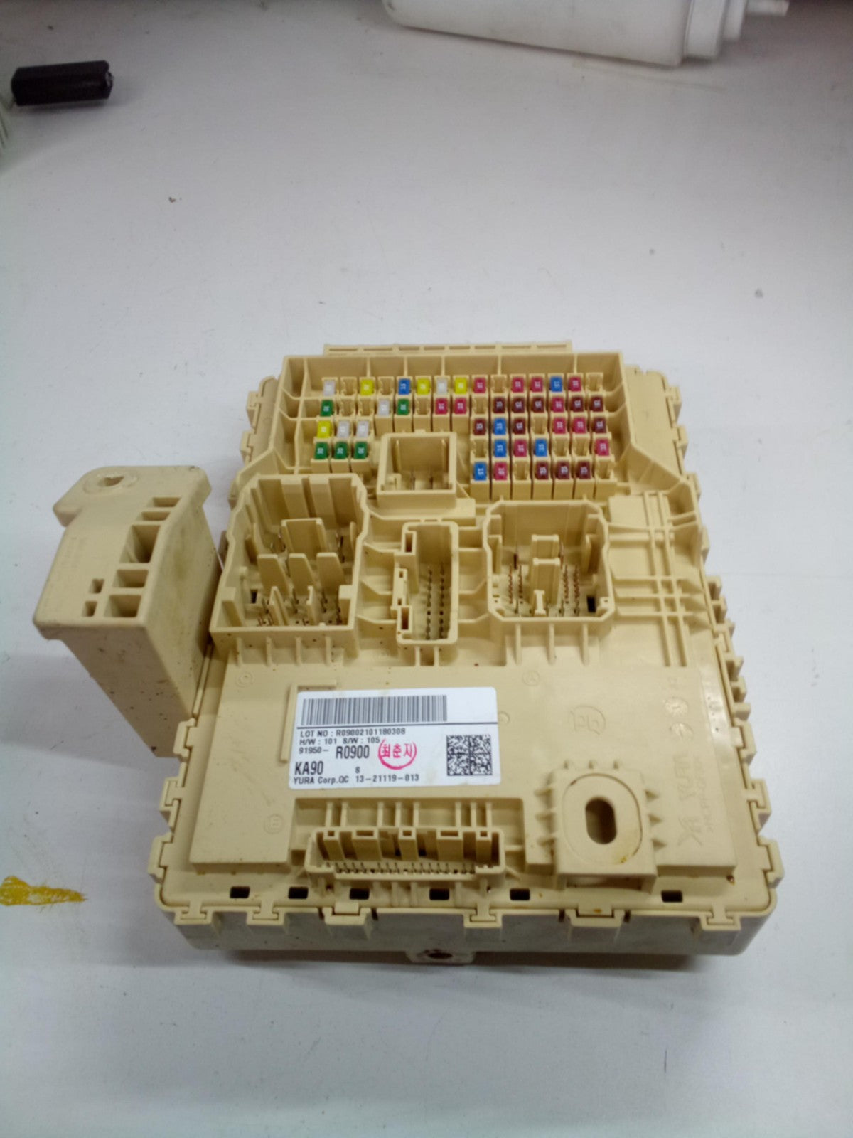 Cabin Fuse Box KIA CARNIVAL 225