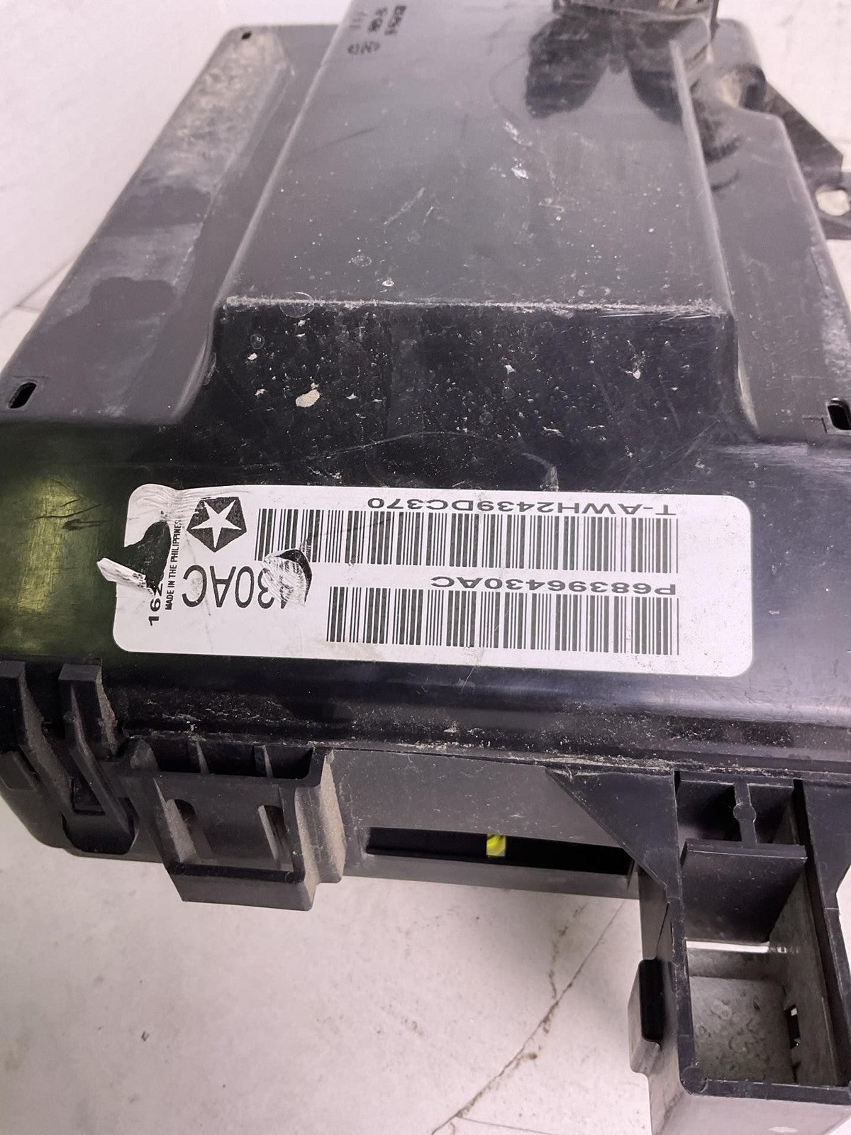 Engine Fuse Box DODGE CHARGER 19 204