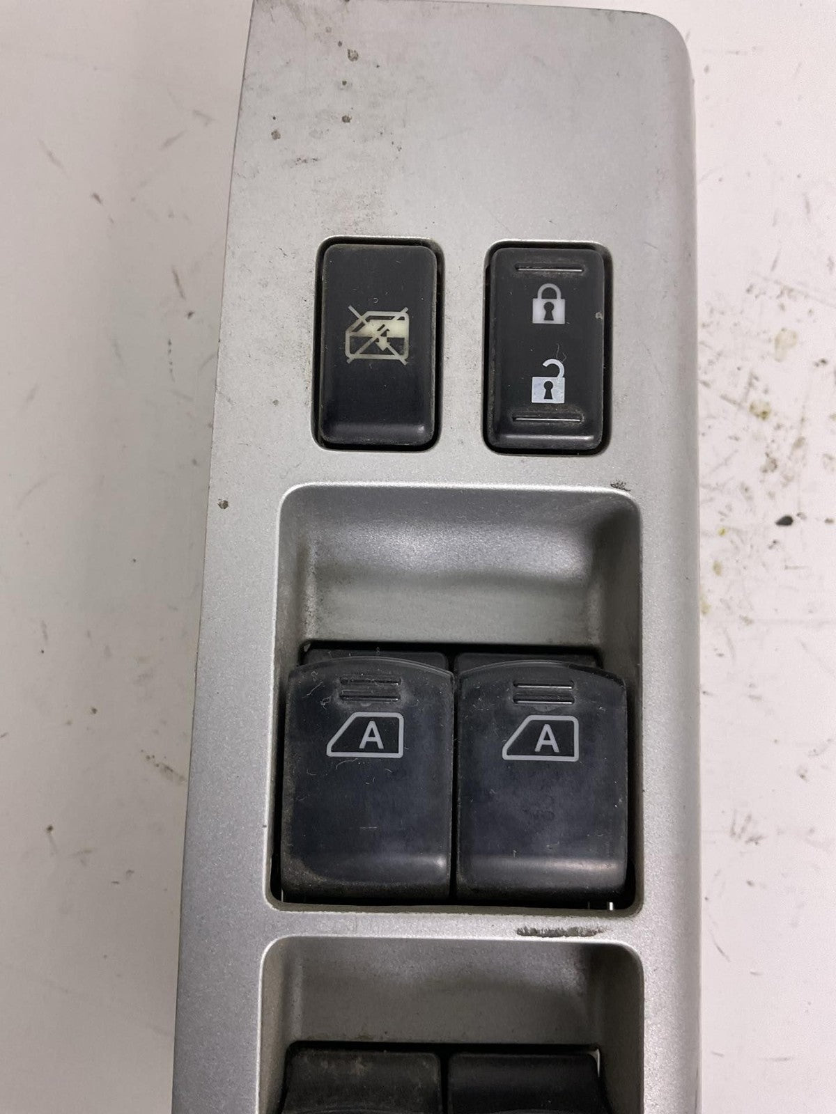 Door Switch Front NISSAN PATHFINDER 08 09 10 11 121