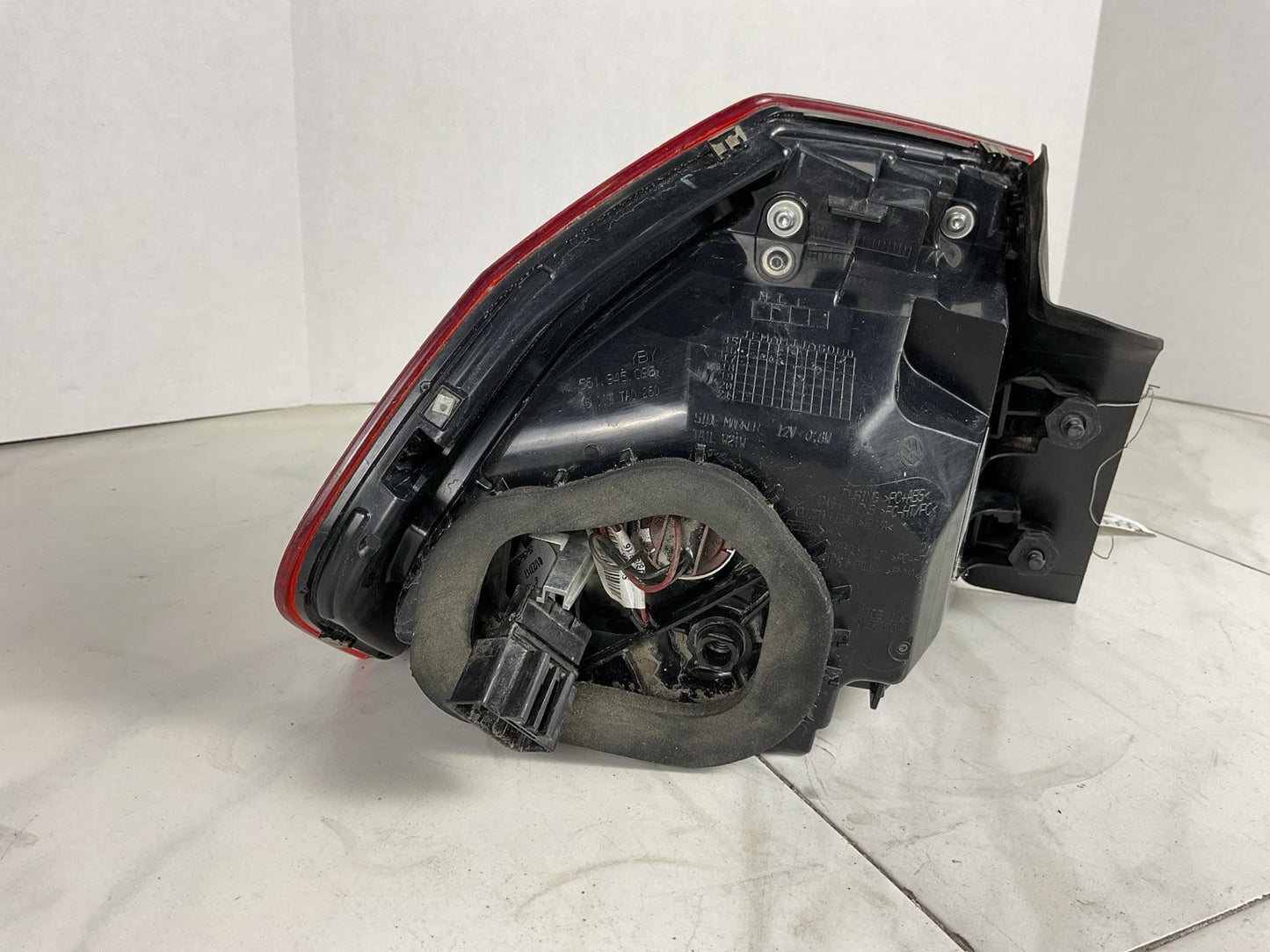 Right Passenger Side Tail Light Assembly for 2016-2019 Volkswagen PASSAT4