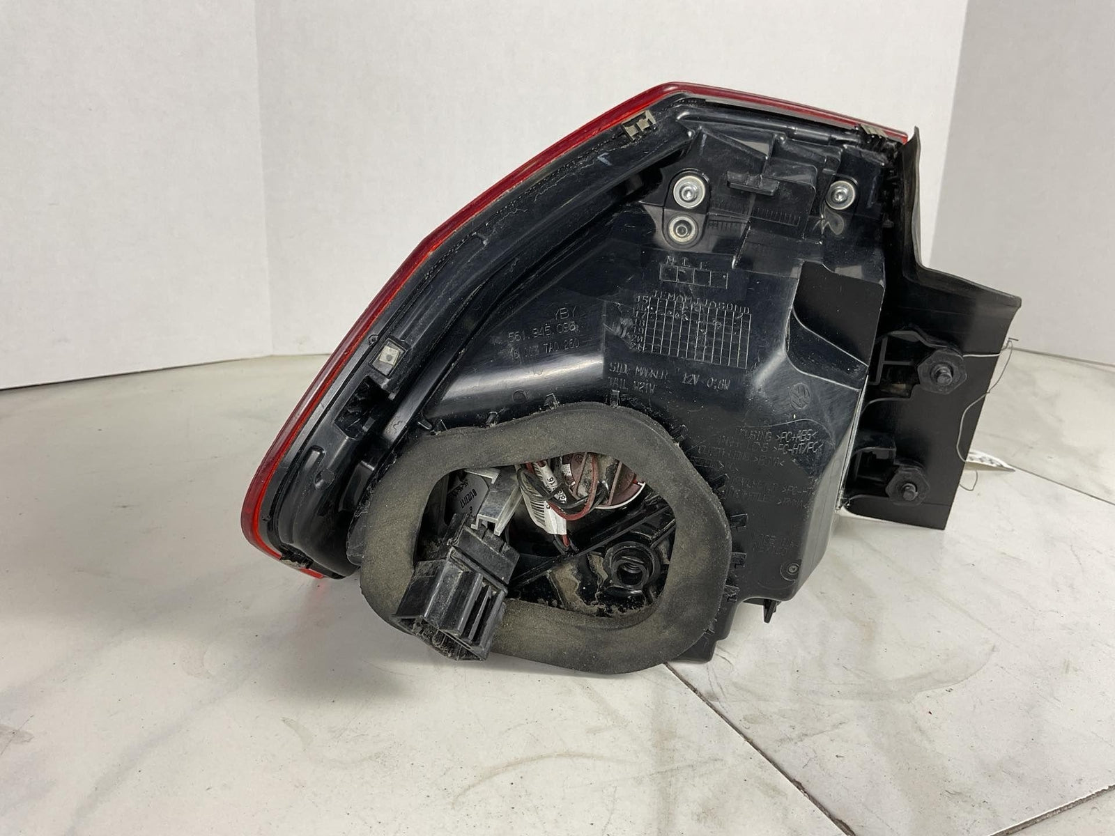 Right Passenger Side Tail Light Assembly for 2016-2019 Volkswagen PASSAT4