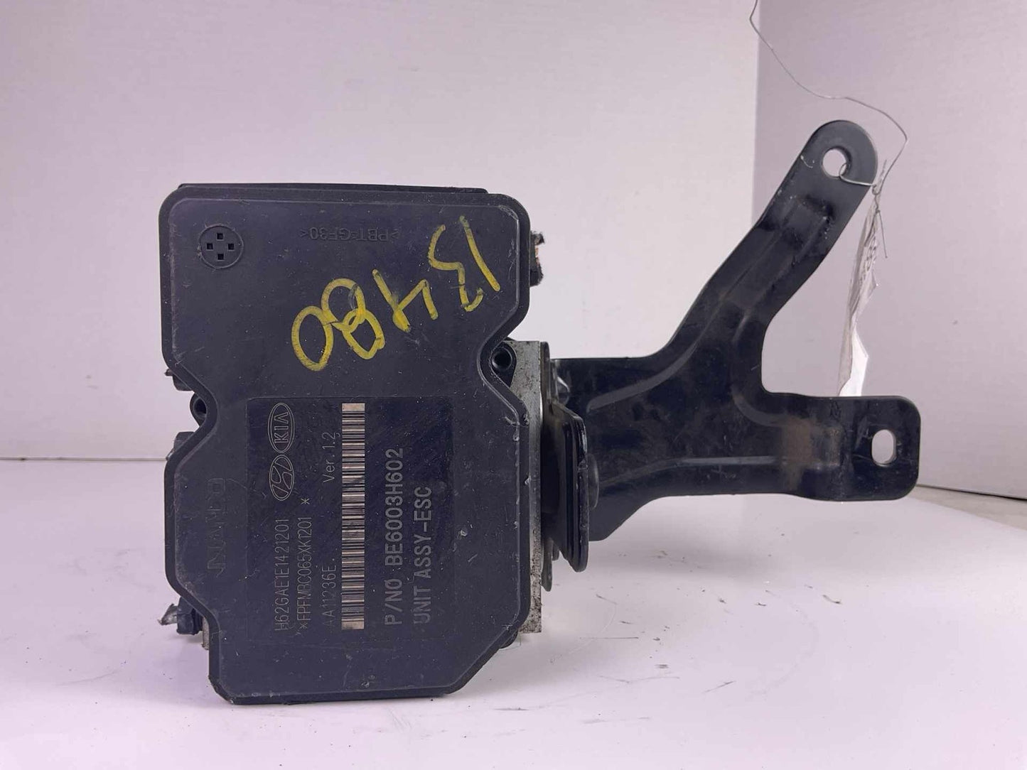 Anti-Lock Brake Pump Module Control Assembly For 2012-2013 HYUNDAI ACCENT2