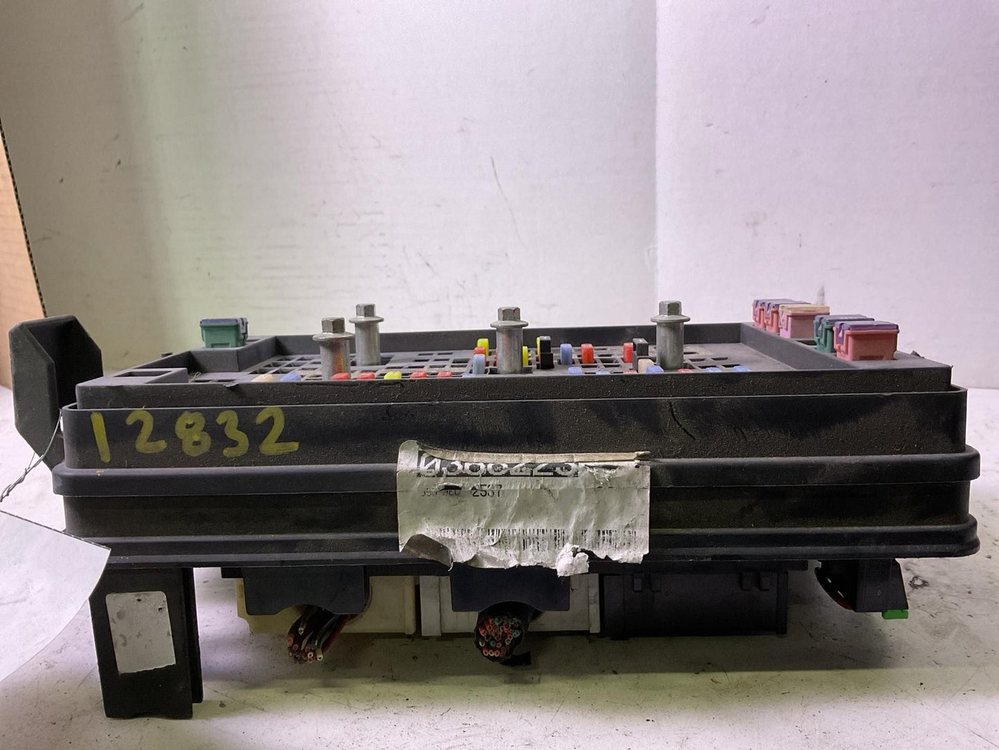 Engine Fuse Box CHEVY COLORADO 04 05 061