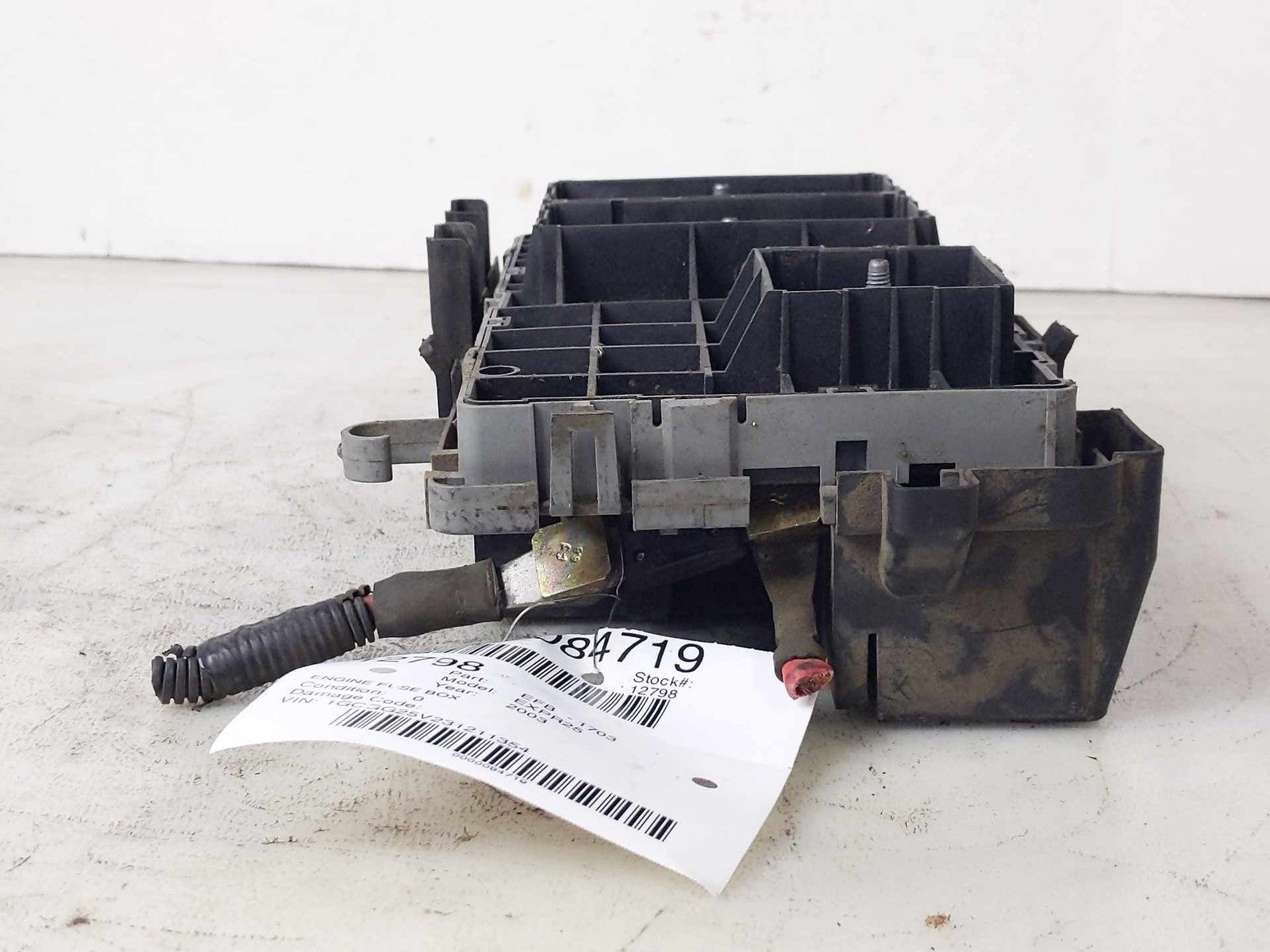 Engine Fuse Box CHEVY EXPRESS 2500 03 04 05 06 077