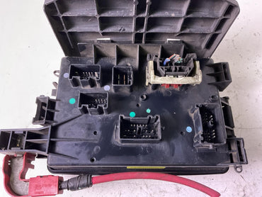 Engine Fuse Box DODGE CHARGER 081