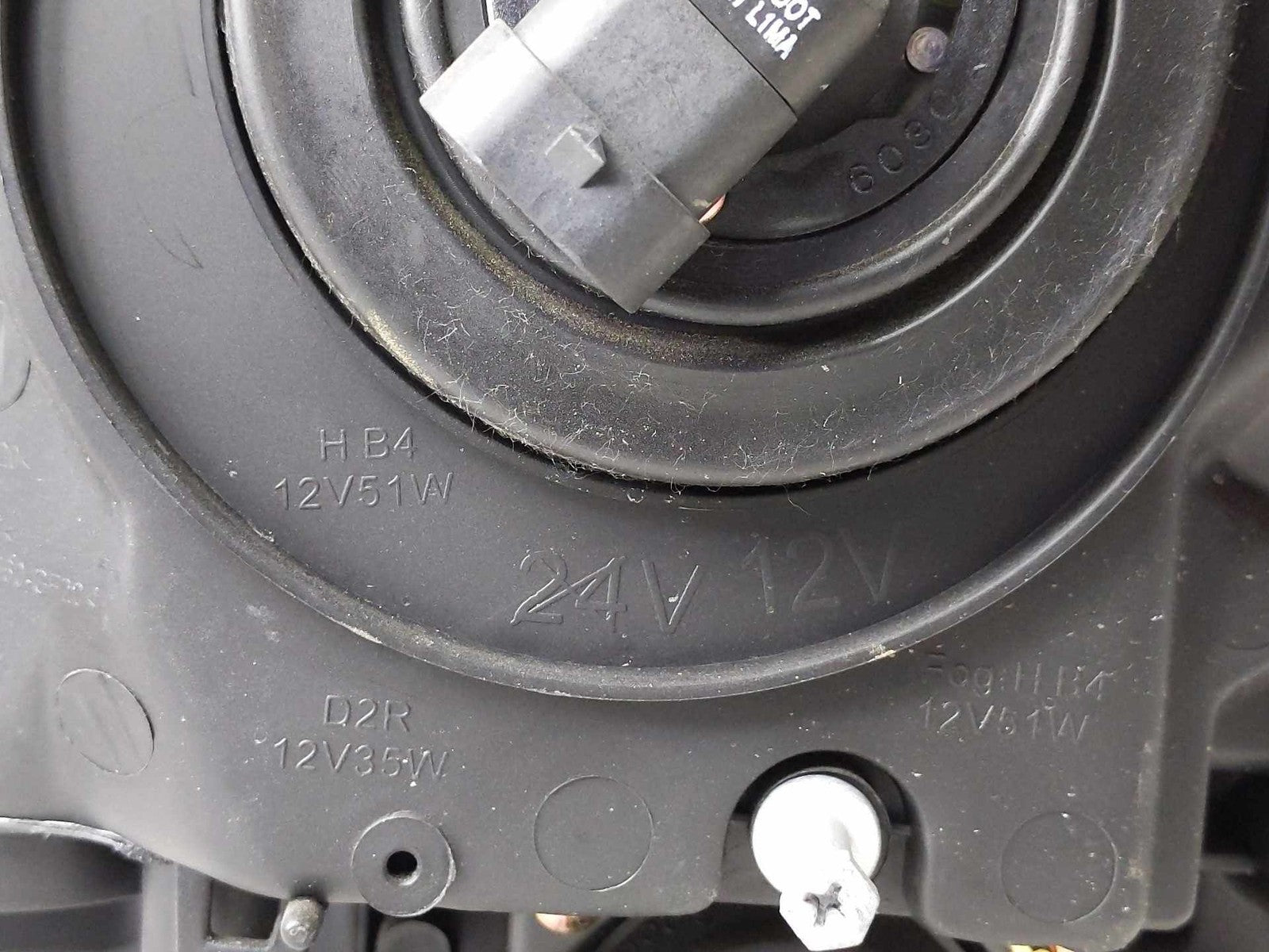 Headlamp Assembly LEXUS RX300 Right 99 00 01 02 038