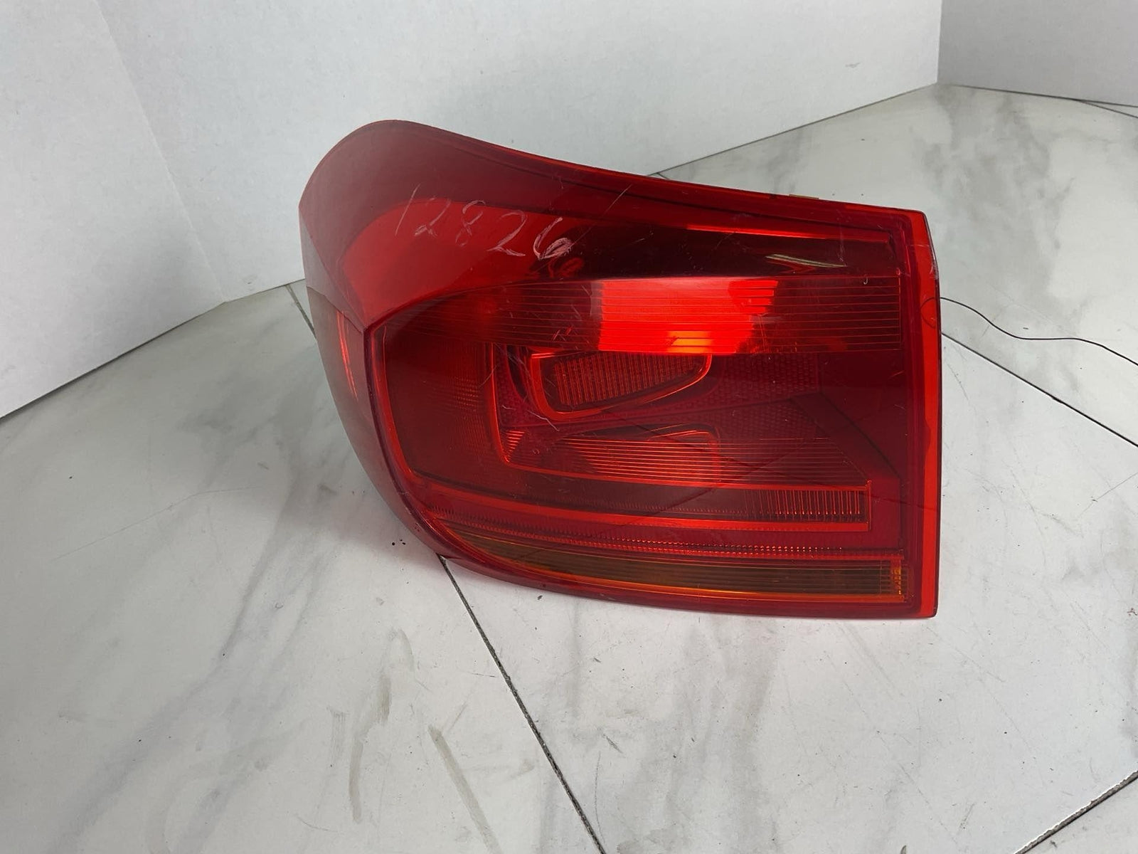 Left Driver Side Tail Light Assembly for 2012-2018 VOLKSWAGEN TIGUAN0