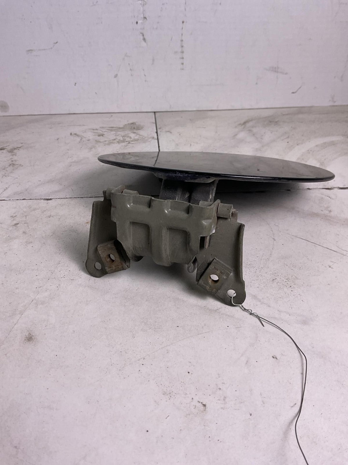 Fuel Tank Door CADILLAC ESCALADE 02 03 04 05 061