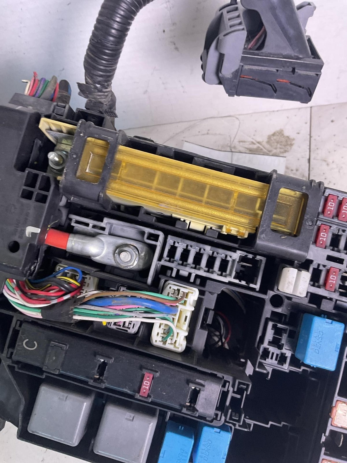 Engine Fuse Box TOYOTA COROLLA 09 10 11 12 131