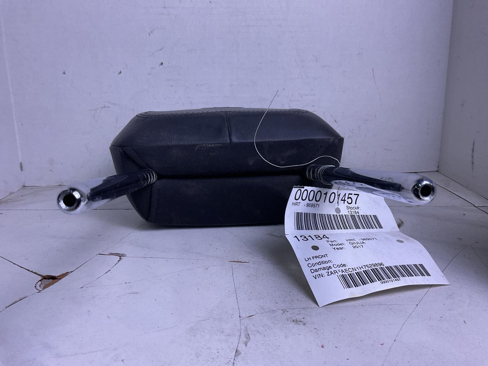 Headrest GIULIA Left 17 18 19 201