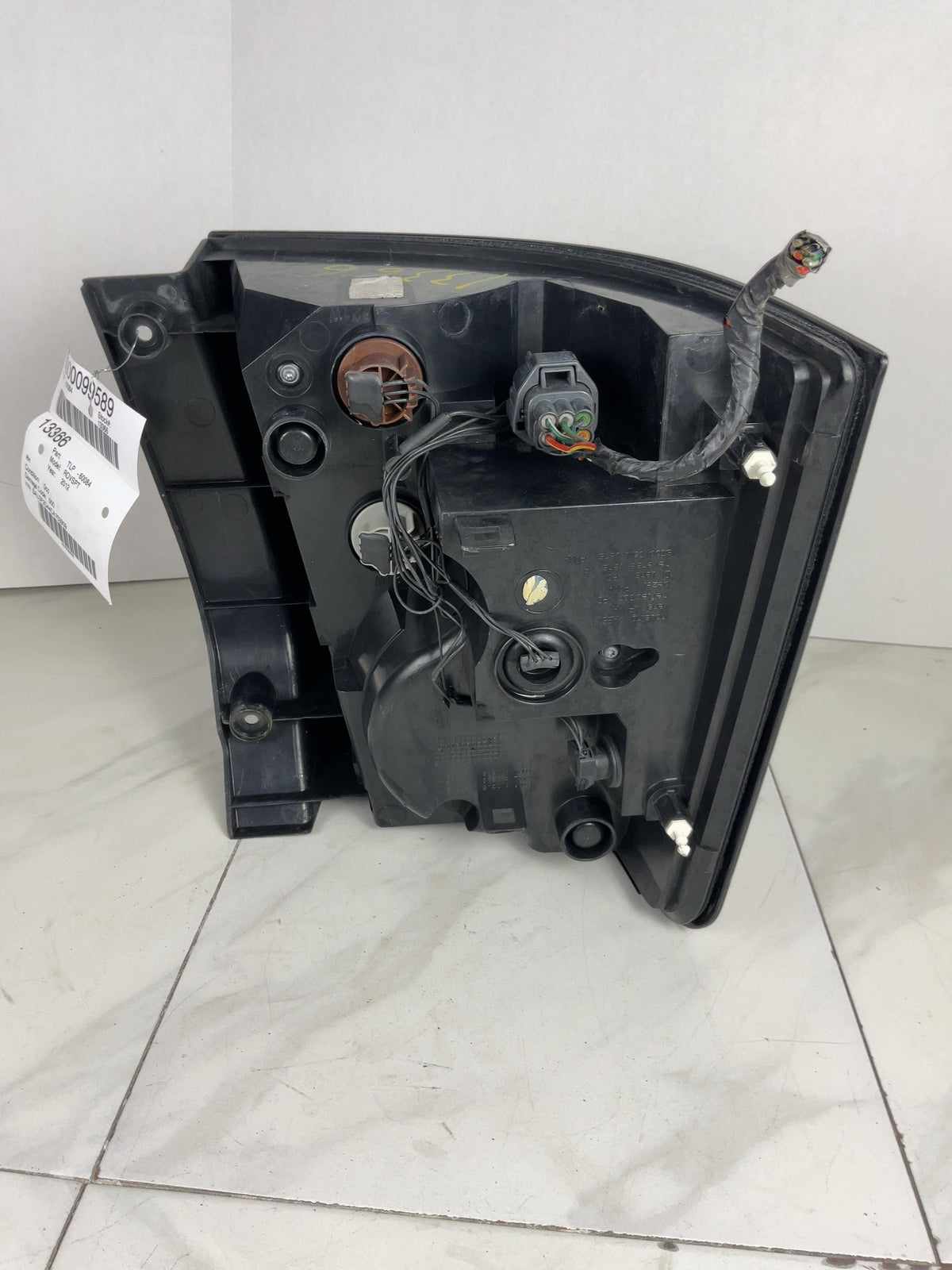 Right Passenger Side Tail Light Assembly for 2012-2013 RANGE ROVER SPORT6