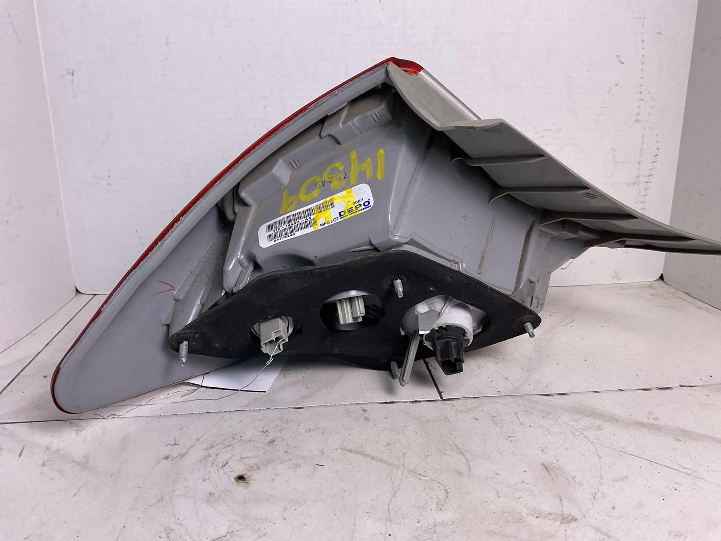 Tail Light Assembly TOYOTA CAMRY Right 12 13 142