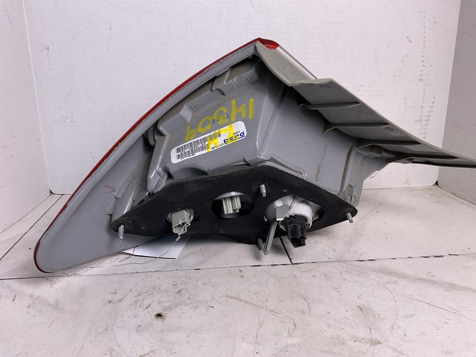 Tail Light Assembly TOYOTA CAMRY Right 12 13 142