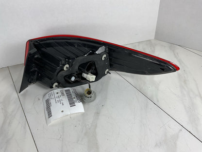 Tail Light Assembly HYUNDAI SONATA Right 18 191