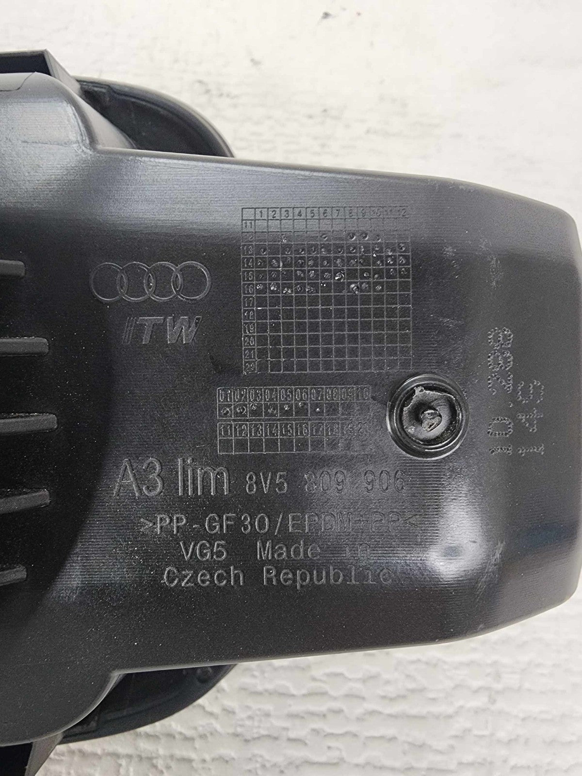 Fuel Tank Door AUDI A3 15 16 17 18 19 205