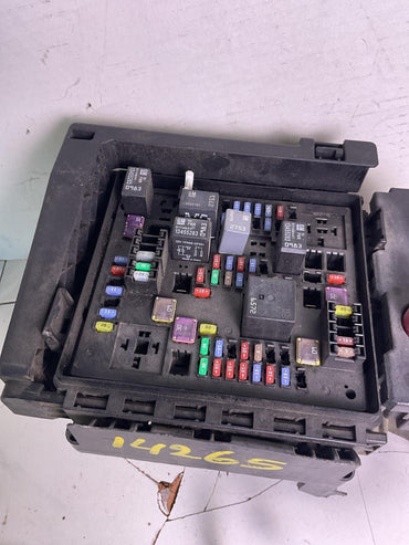 Engine Fuse Box CHEVY CAMARO 16 171