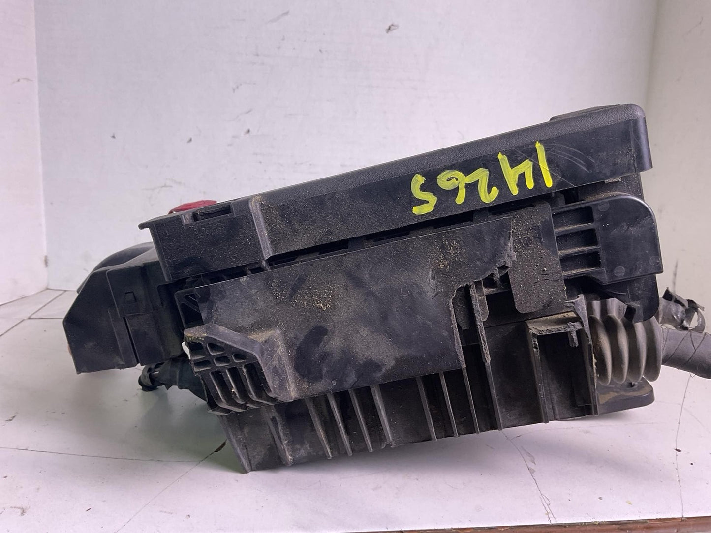 Engine Fuse Box CHEVY CAMARO 16 173