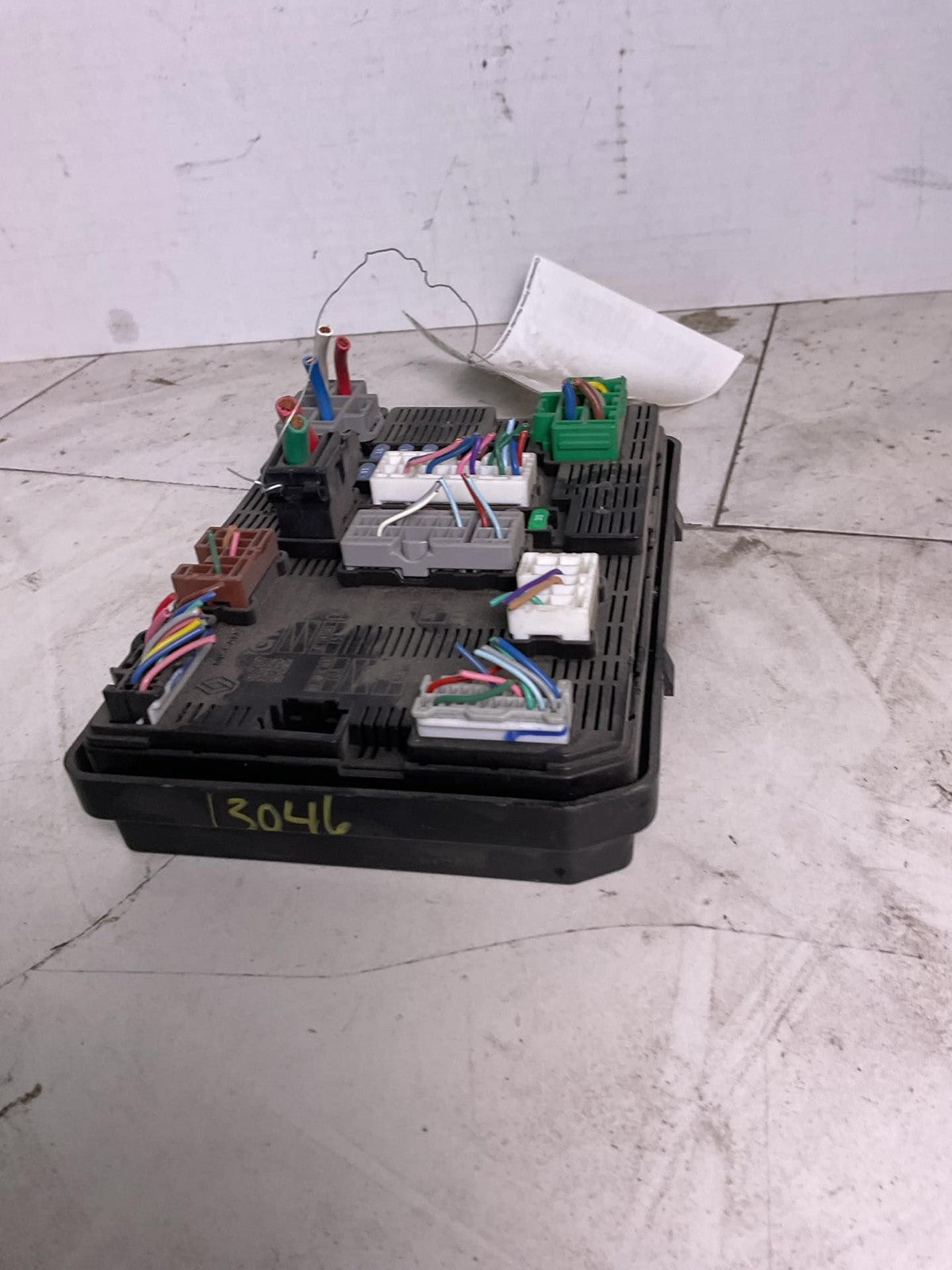 Engine Fuse Box NISSAN VERSA 20 21 22 23 242