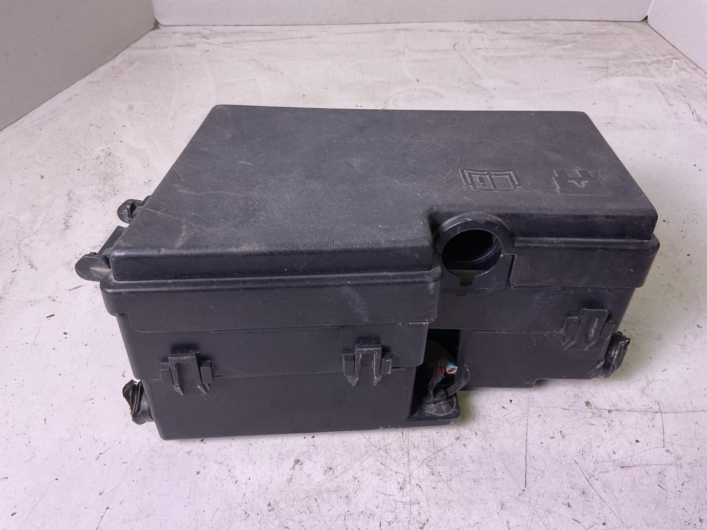 Engine Fuse Box FORD FOCUS 12 13 147