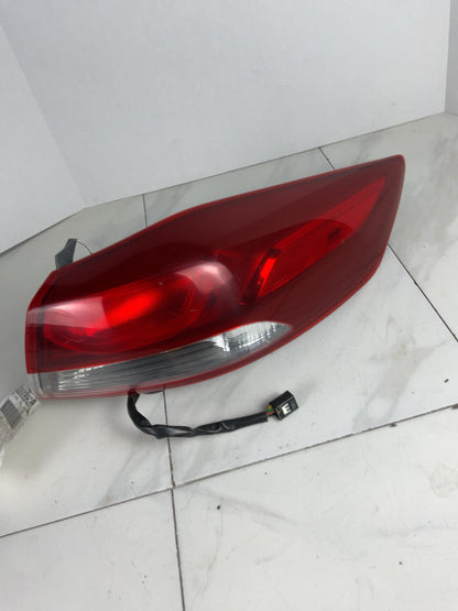 Tail Light Assembly HYUNDAI ELANTRA Right 17 180