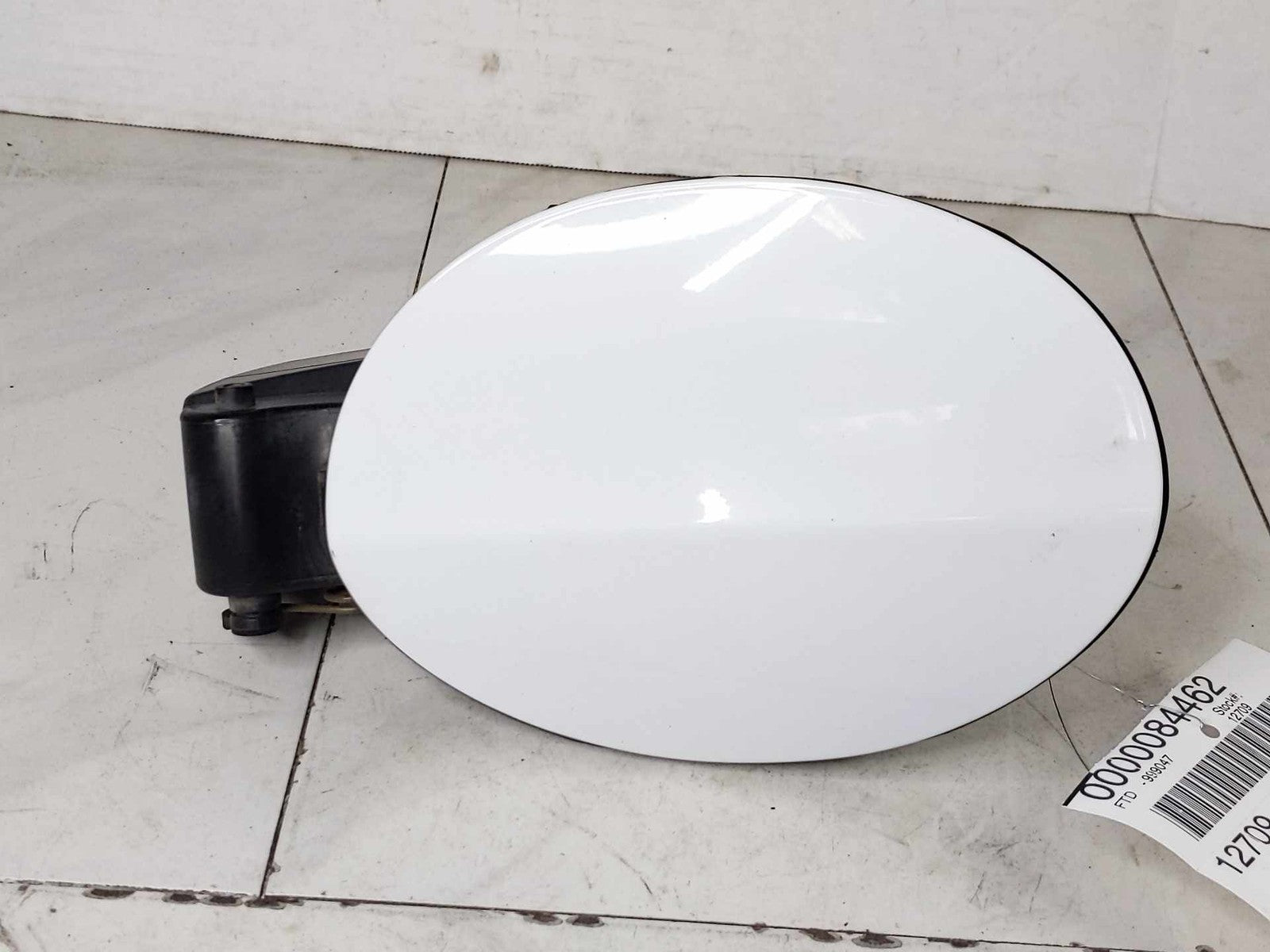 Fuel Tank Door CHRYSLER 200 15 16 171