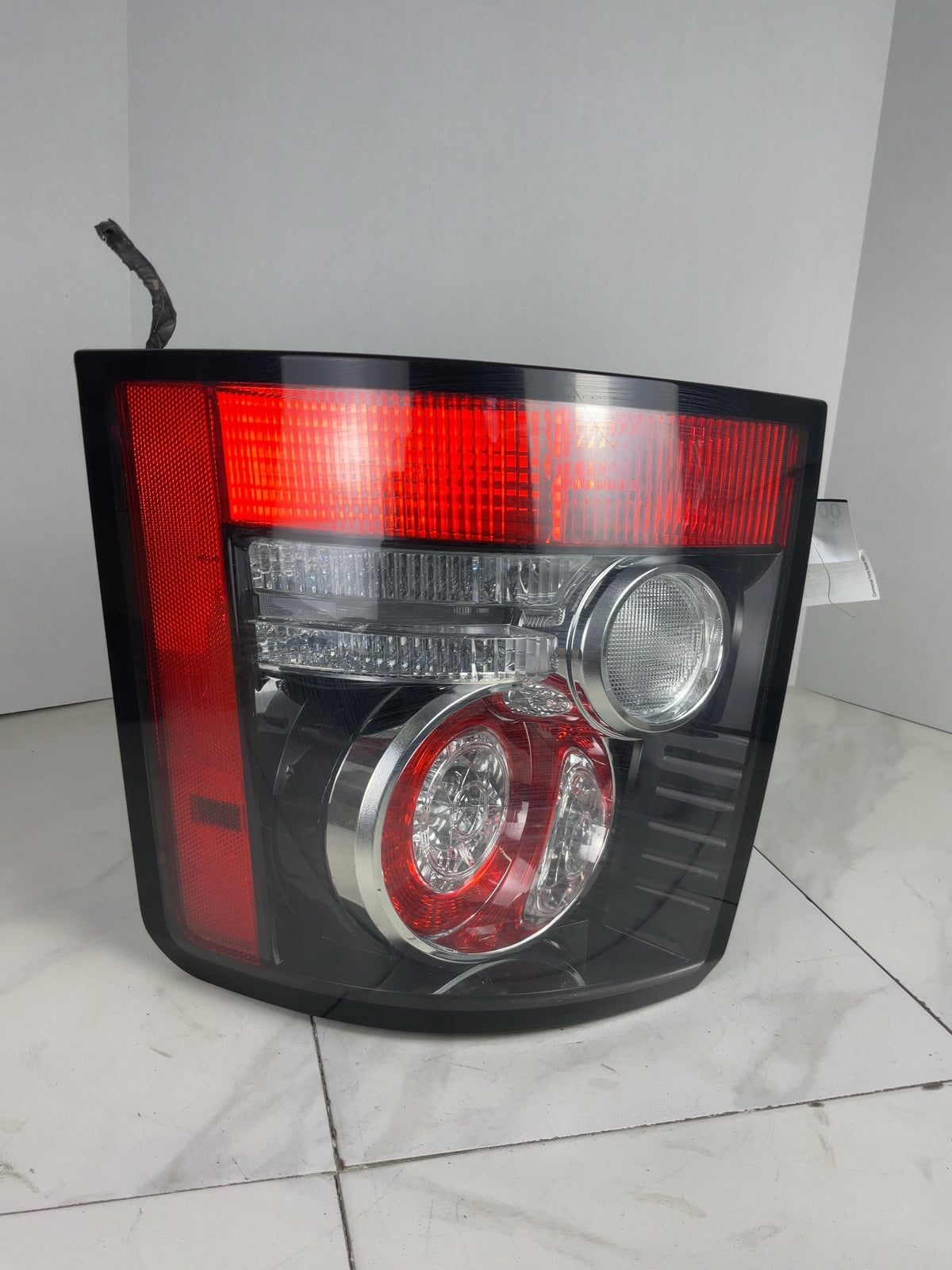 Right Passenger Side Tail Light Assembly for 2012-2013 RANGE ROVER SPORT1
