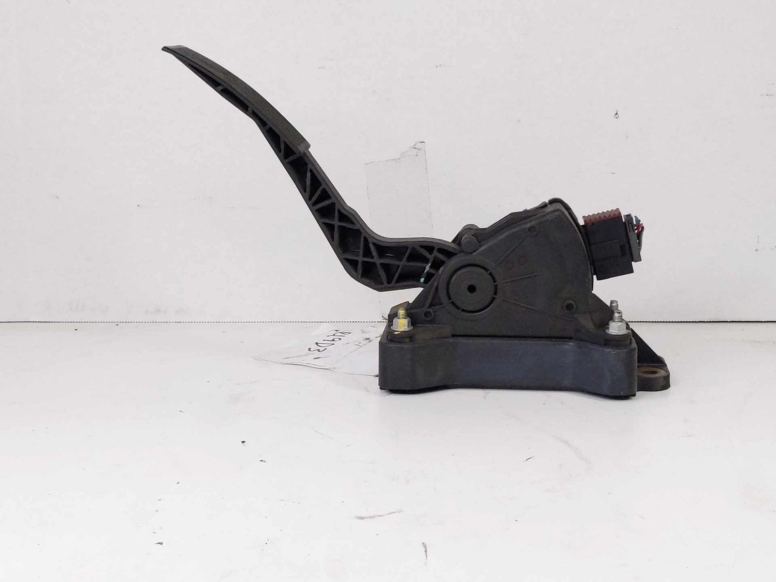 Gas Pedal NISSAN PATHFINDER 111