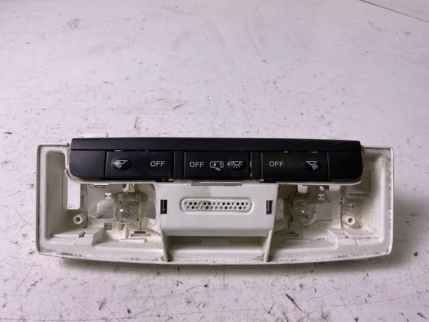 Front Console NISSAN VERSA 210