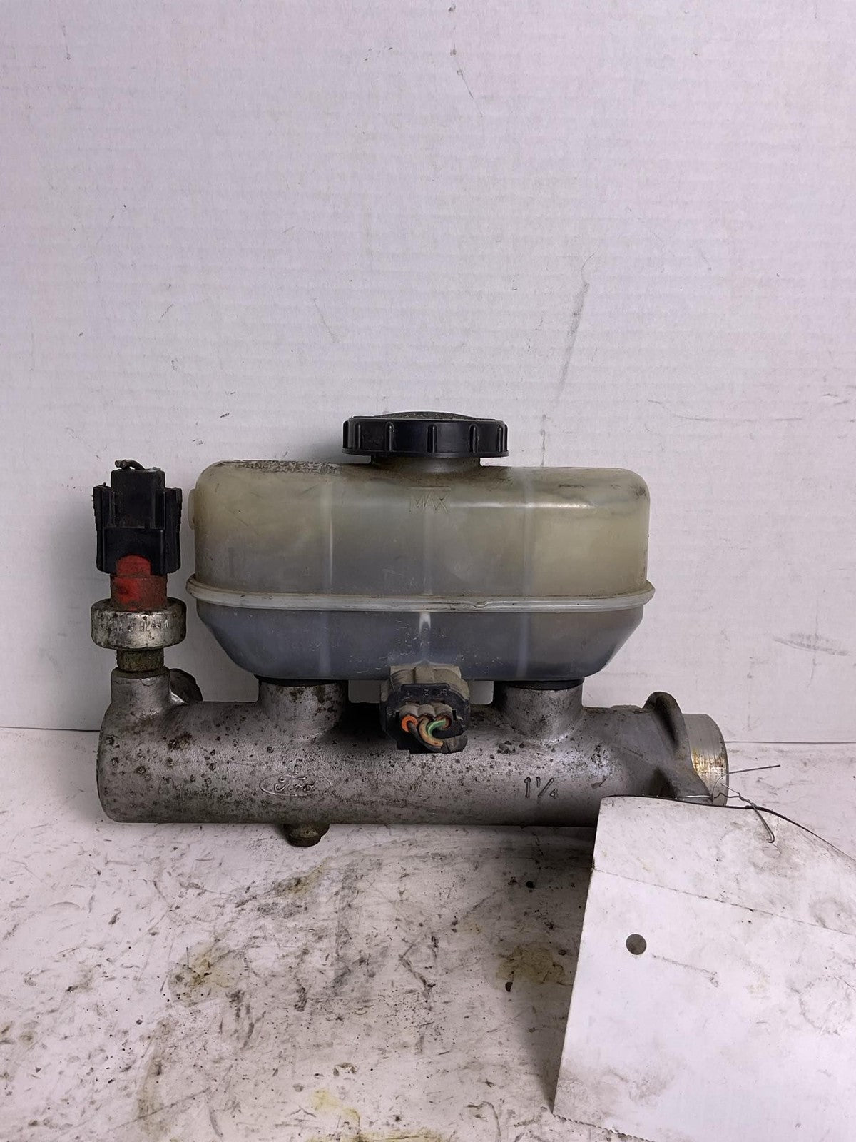Master Cylinder FORD PICKUP F150 00 01 02 03 044