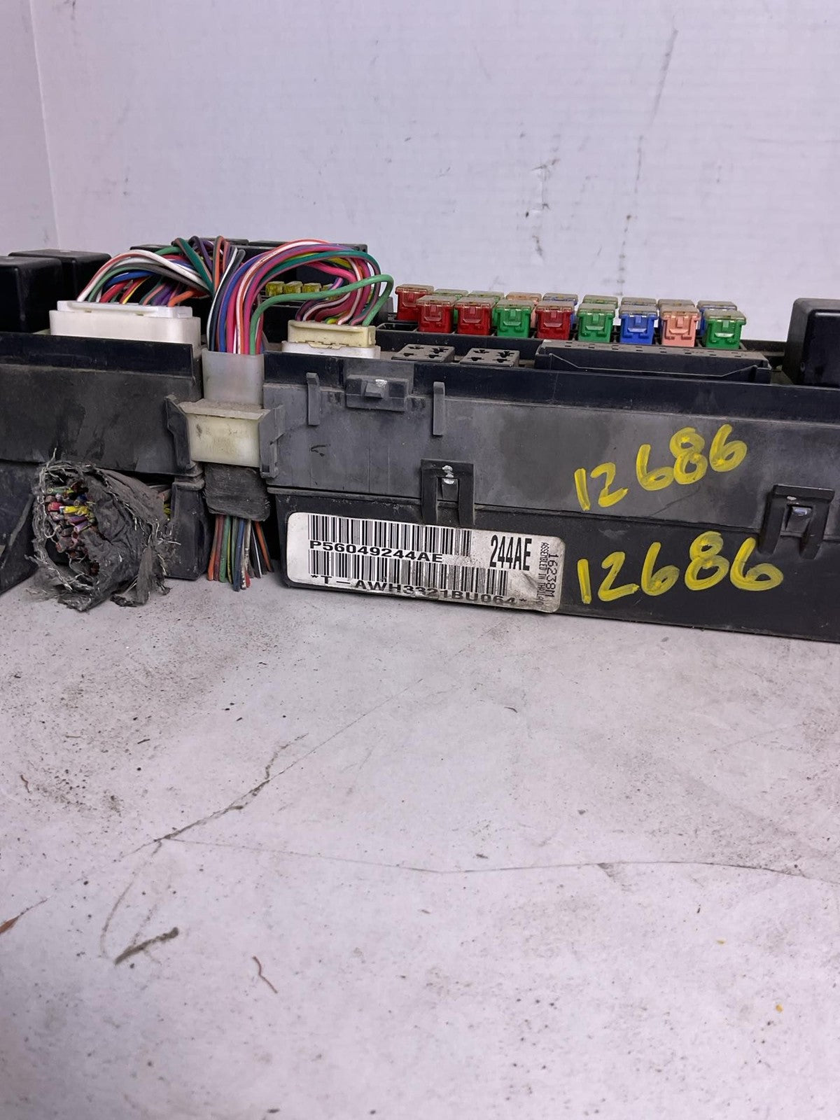 Engine Fuse Box DODGE DAKOTA 00 01 024