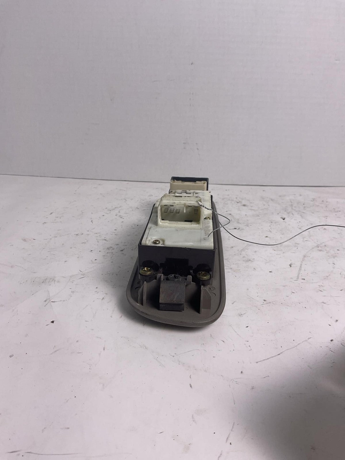 Door Switch Front TOYOTA TUNDRA 00 01 02 03 04 052