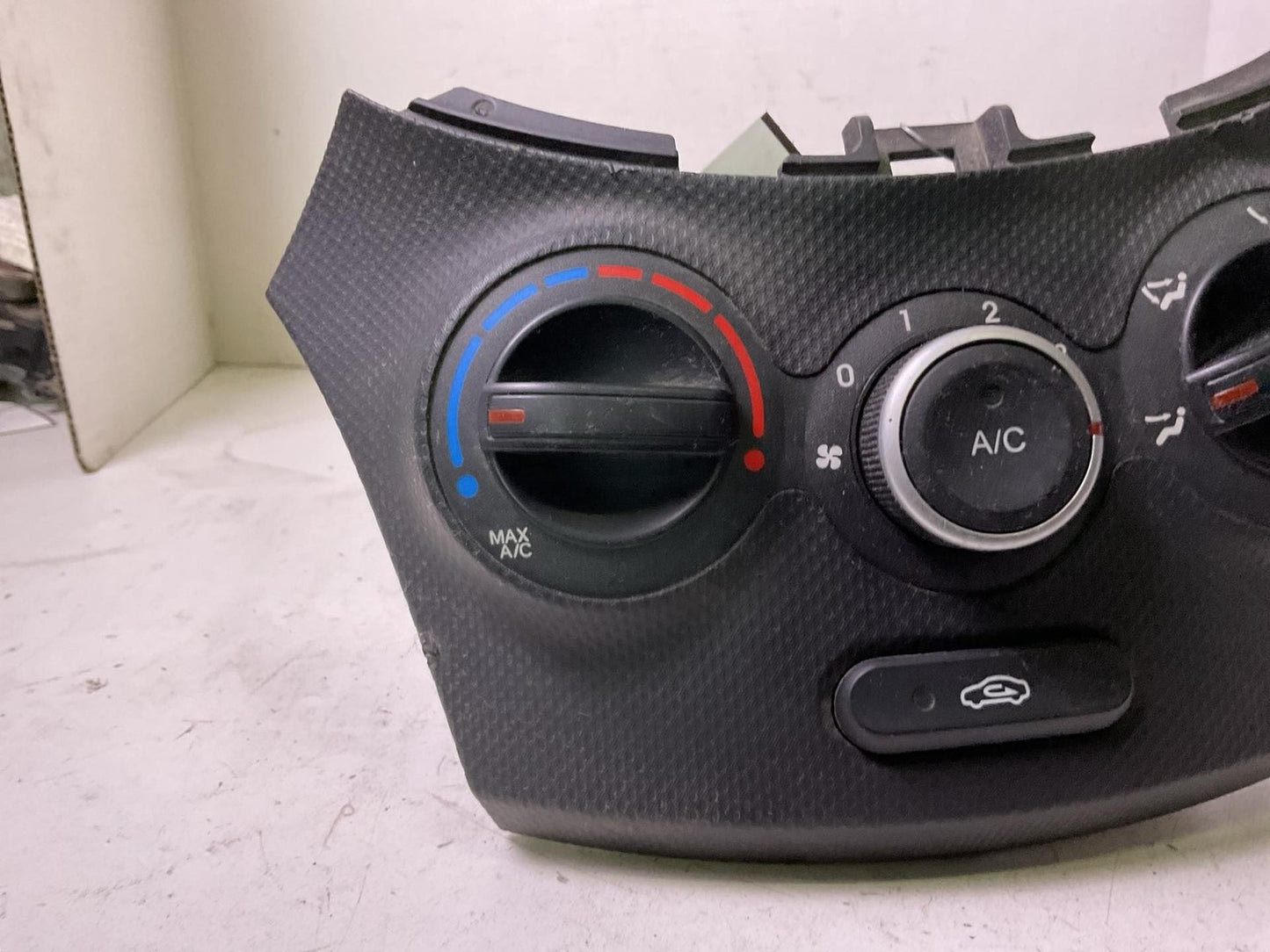 Heater A/c Control HYUNDAI ACCENT 12 13 141