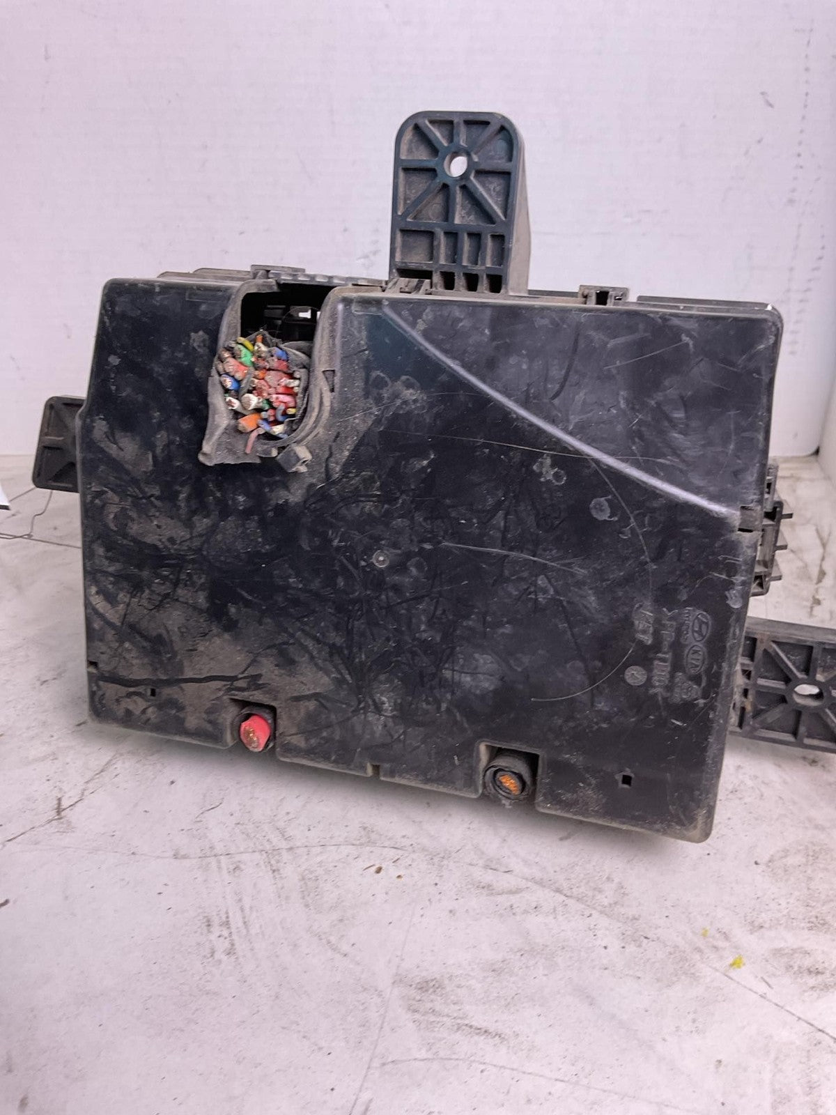 Engine Fuse Box HYUNDAI GENESIS 09 10 114