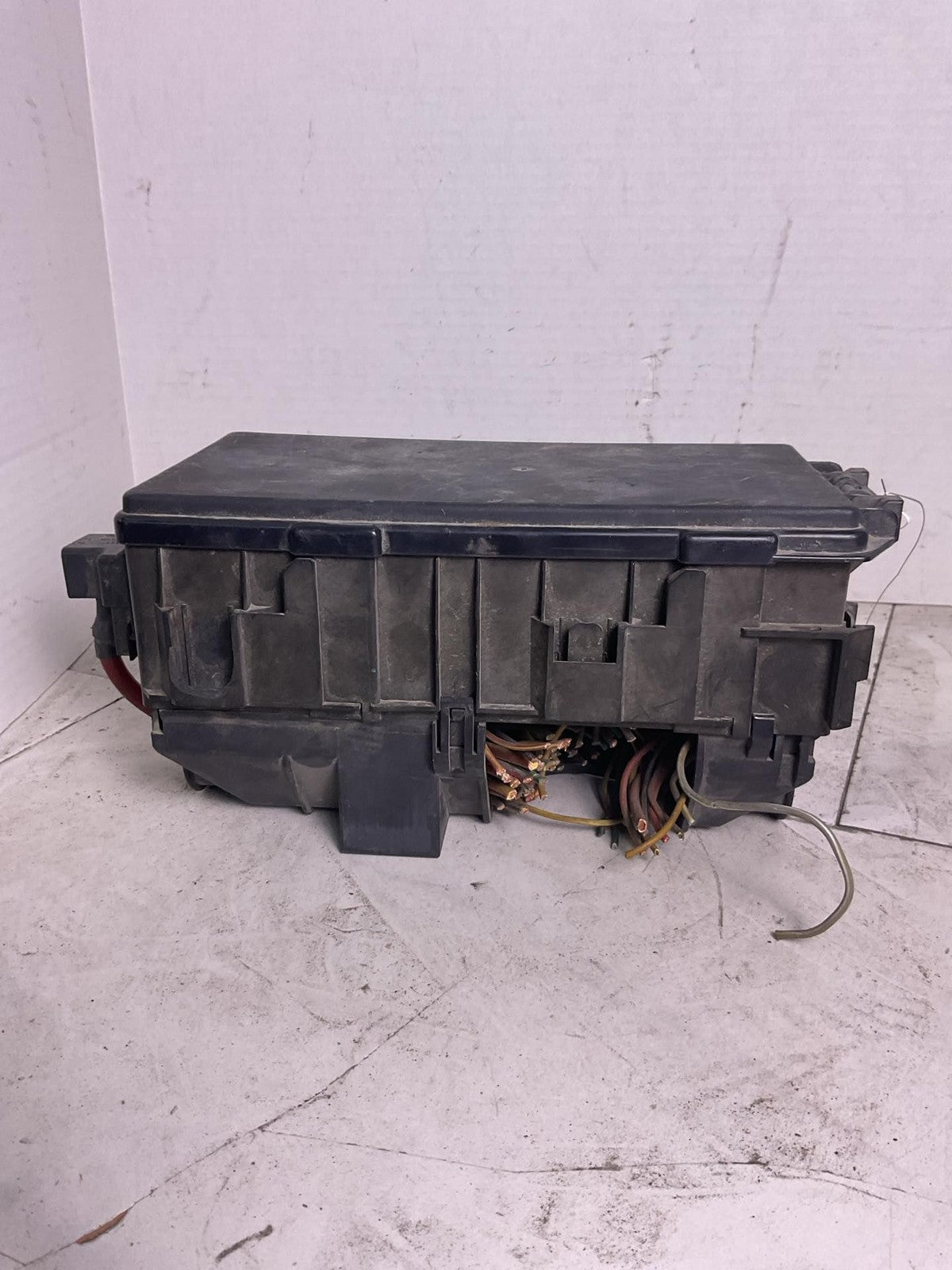 Engine Fuse Box FORD PICKUP F150 00 01 02 03 045