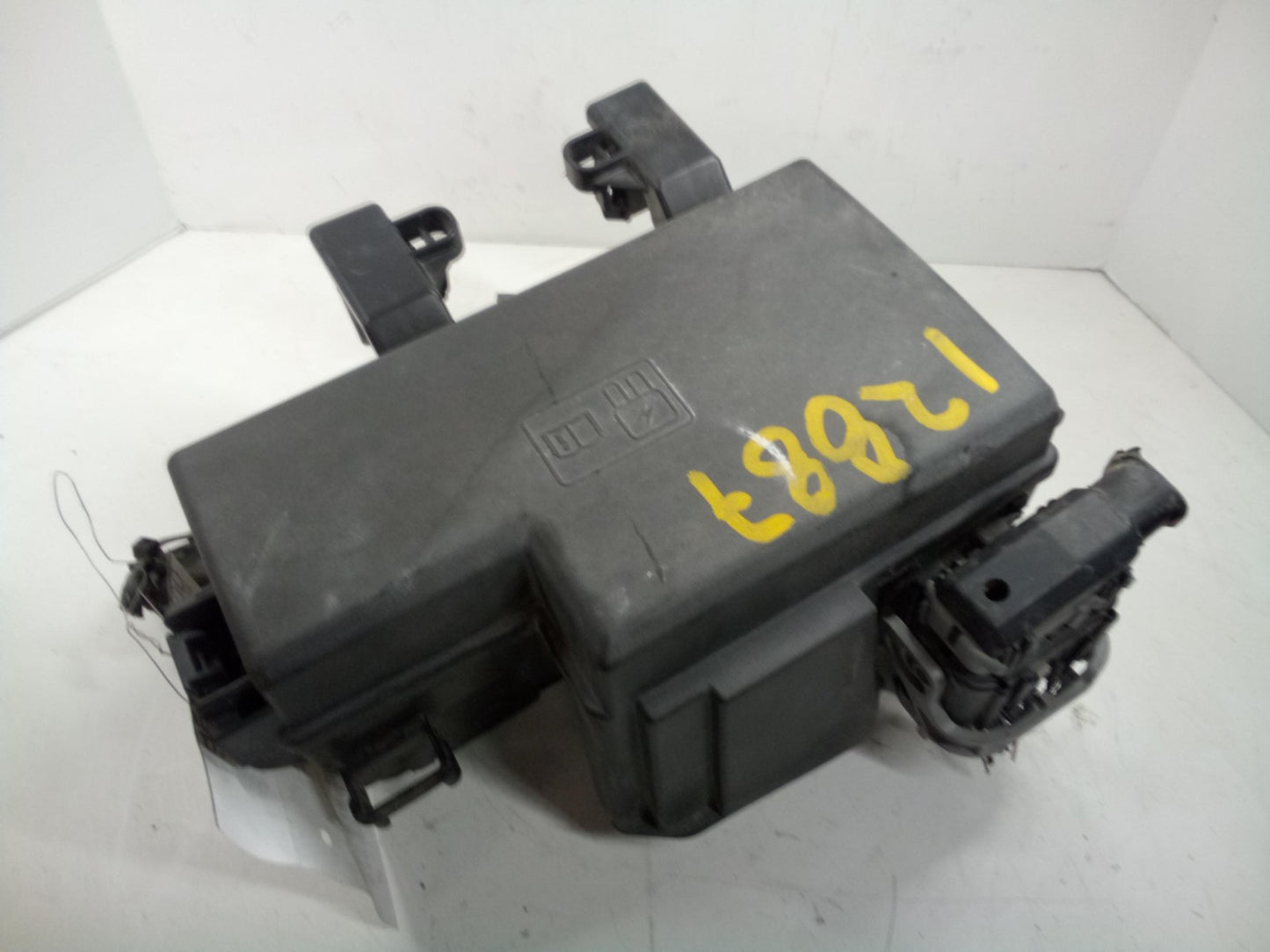 Engine Fuse Box FORD MUSTANG 202