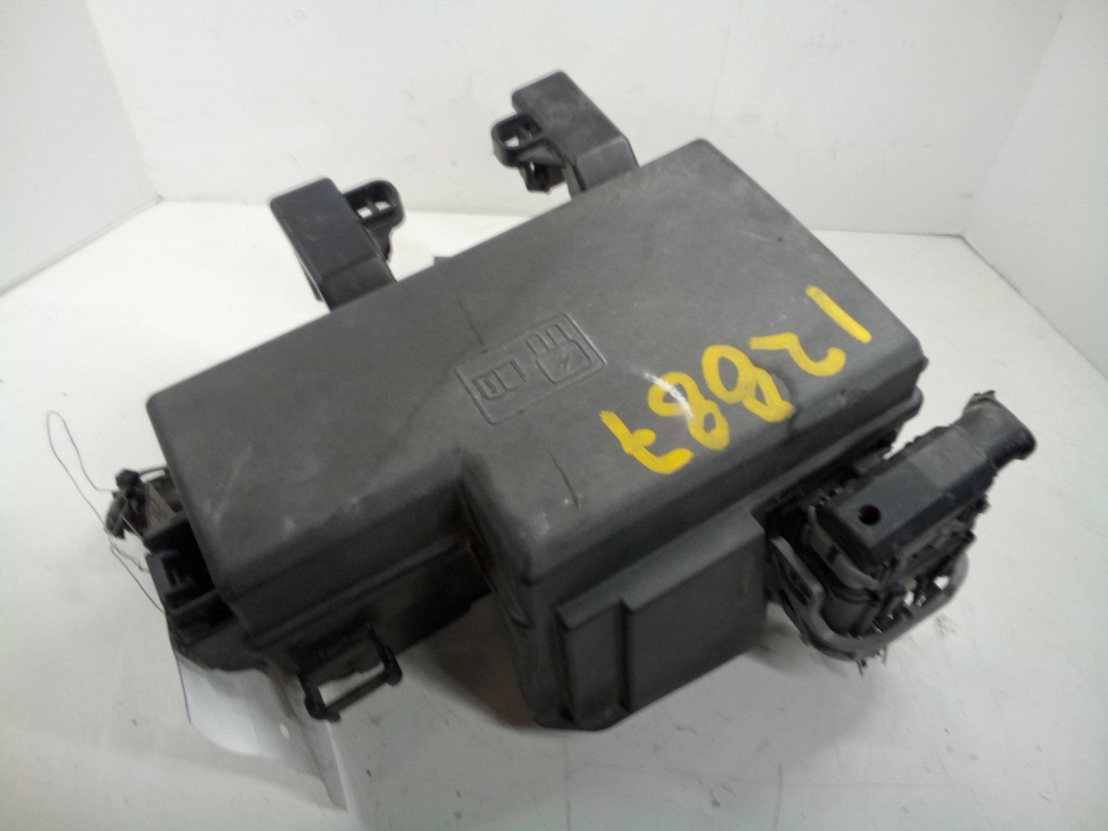 Engine Fuse Box FORD MUSTANG 202