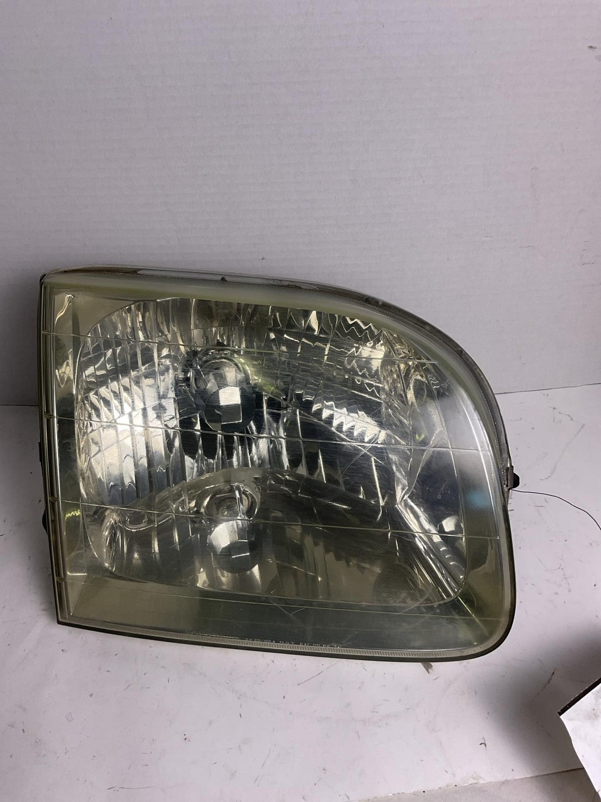 Headlamp Assembly TOYOTA SEQUOIA Right 01 02 03 040