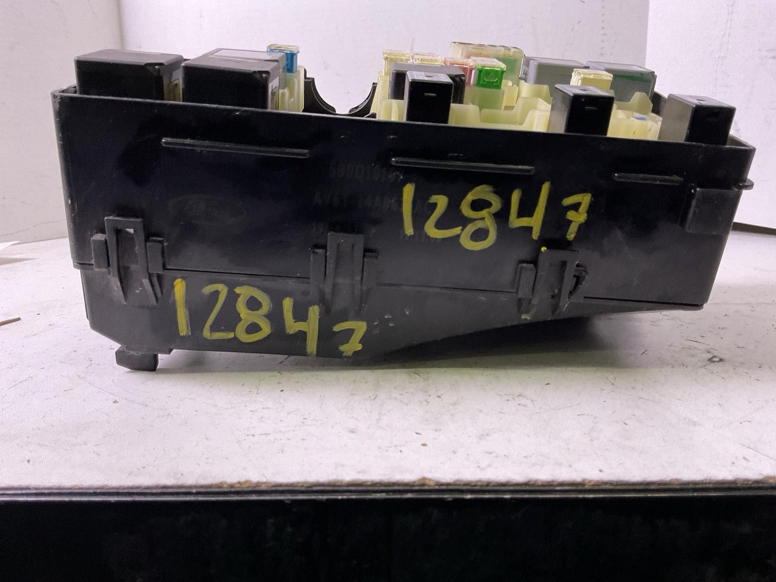 Engine Fuse Box For 2012 2013 2014 Ford Focus1