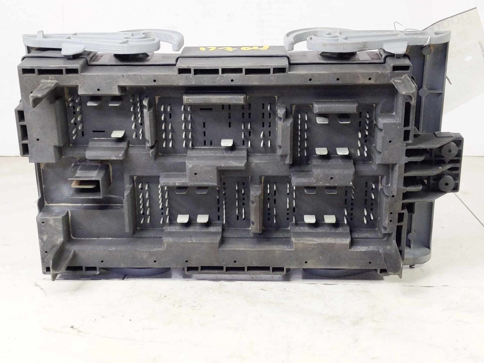 Engine Fuse Box CHEVY SILVERADO 1500 10 11 12 131