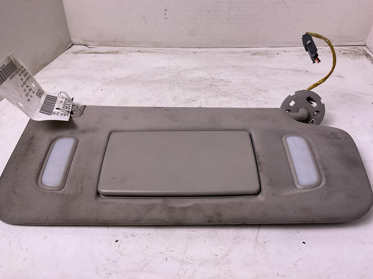 Sun Visor GMC ACADIA Right 07 08 09 10 11 12 13 14 15 16 171