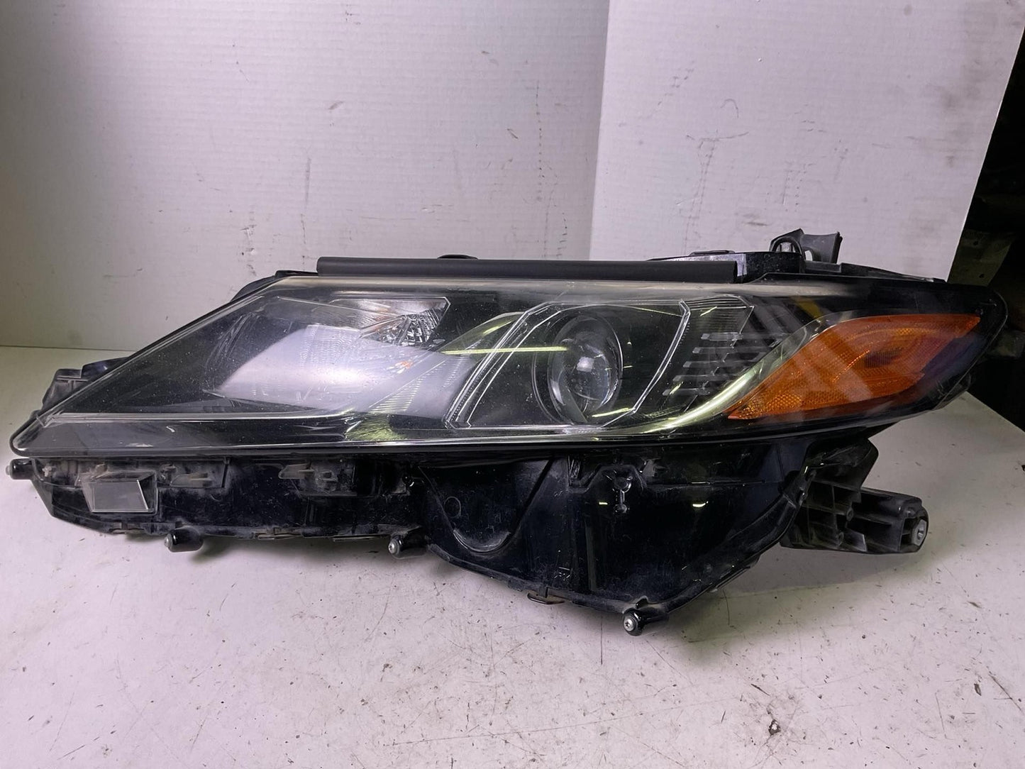 Headlamp Assembly TOYOTA CAMRY Left 18 19 20 21 22 23 240
