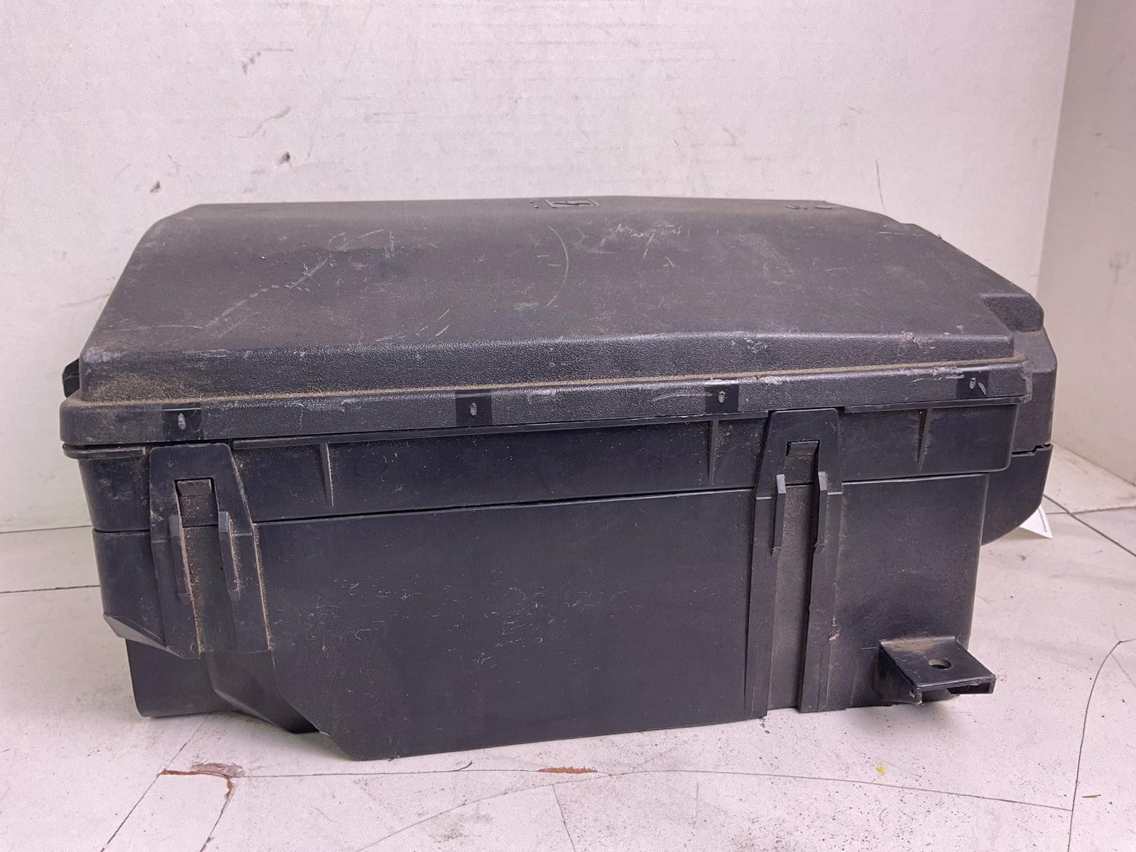 Engine Fuse Box For 2011 Chevy Camaro3