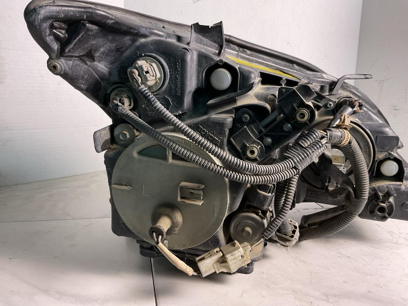 Headlamp Assembly LEXUS RX330 Left 04 05 064