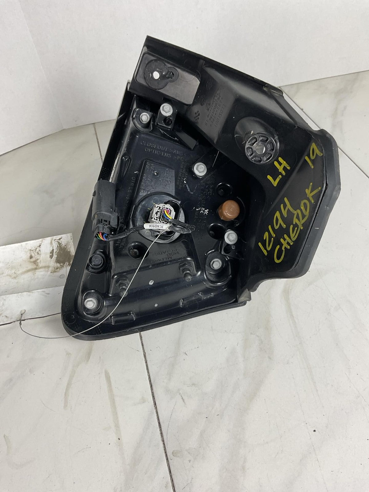 Tail Light Assembly JEEP CHEROKEE Left 19 20 21 22 235